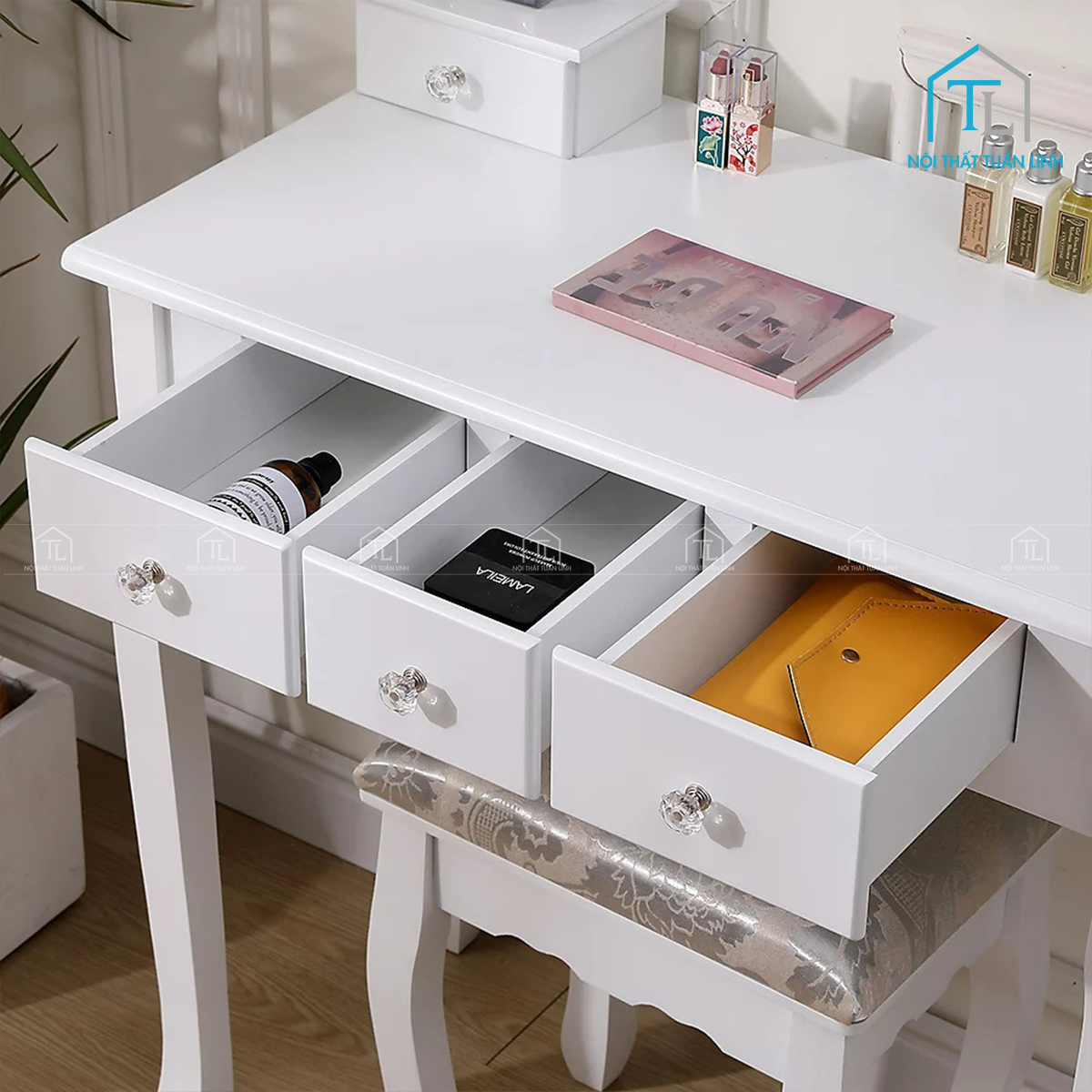 Bàn trang điểm MDF màu trắng 5 ngăn kéo kèm ghế bọc nệm