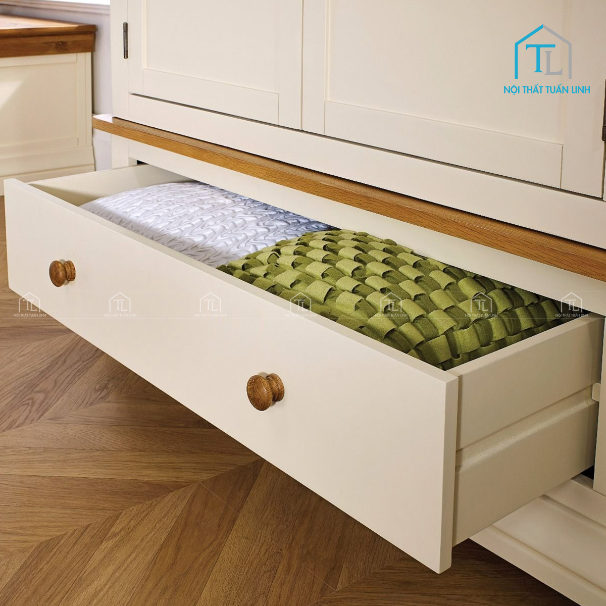 Tủ quần áo gỗ sồi sơn kem 3 cánh sang trọng