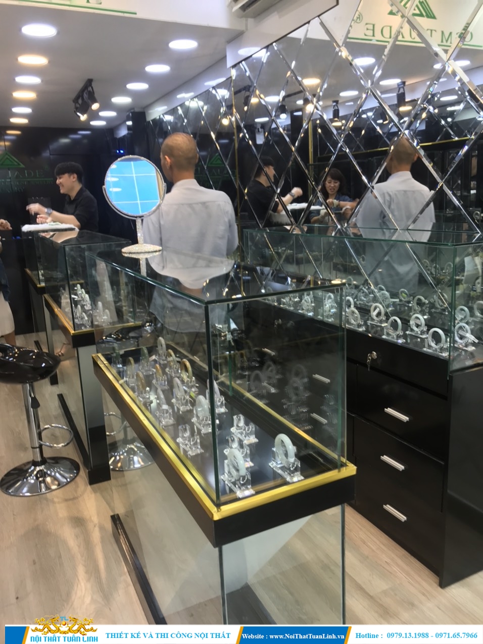 Thiết kế và thi công showroom trang sức GMT JADE